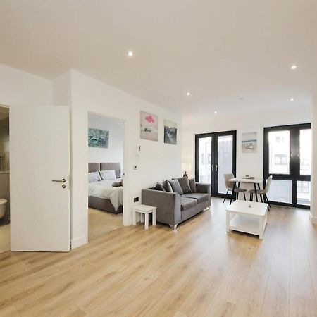 סוליהול Modern Comfort 1 Bed Apartment Broadoaks, Sulihull מראה חיצוני תמונה