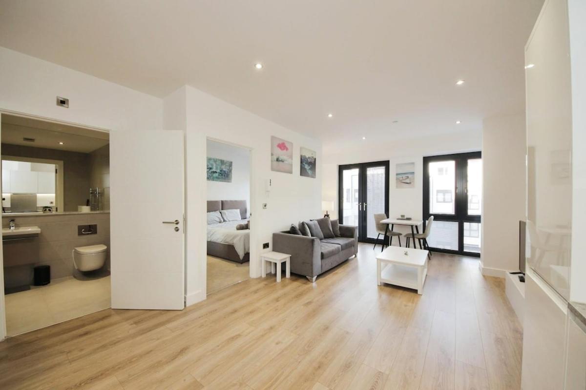 סוליהול Modern Comfort 1 Bed Apartment Broadoaks, Sulihull מראה חיצוני תמונה