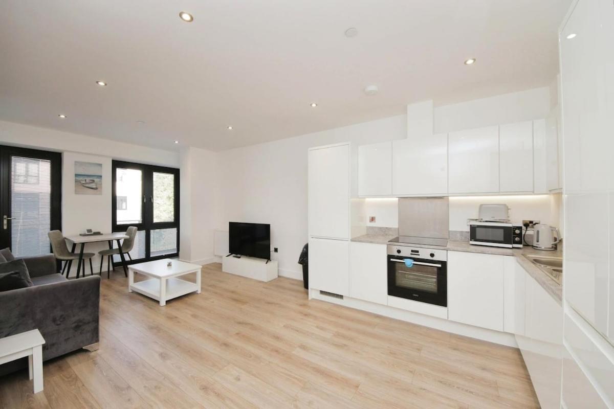 סוליהול Modern Comfort 1 Bed Apartment Broadoaks, Sulihull מראה חיצוני תמונה